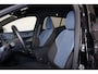 Volvo EX30 Twin Motor Perfrmance Plus Europa 69 kWh - Black Edition - IntelliSafe Assist - Intellisafe Surround - Verwarmde voorstoelen & stuur - Elektr. bedienb. voorstoelen met geheugen - Draadloze tel. lader - Extra getint glas - Inklapbare trekhaak - 21'' LMV