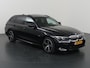 BMW 3-Serie Touring 320e M-Sport | SOH 97,4% | Facelift | Panoramadak | Elek. Stoelen met Geheugen | HUD | Sportstoelen | 360° Camera | Apple Carplay/Android Auto | Cruise Control | Comfort Pakket | M-Sport Pro | Curved Display |
