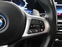 BMW 3-Serie Touring 320e M-Sport | SOH 97,4% | Facelift | Panoramadak | Elek. Stoelen met Geheugen | HUD | Sportstoelen | 360° Camera | Apple Carplay/Android Auto | Cruise Control | Comfort Pakket | M-Sport Pro | Curved Display |