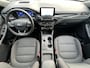 Ford Kuga 2.5 PHEV ST-Line / Dealer onderhouden / 1.500 kg trekgewicht / Navigatie / Stuur-, stoel- en achterbank verwarming / HUD / Camera / 18" LM wielen & All Season banden /
