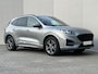 Ford Kuga 2.5 PHEV ST-Line / Dealer onderhouden / 1.500 kg trekgewicht / Navigatie / Stuur-, stoel- en achterbank verwarming / HUD / Camera / 18" LM wielen & All Season banden /