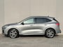 Ford Kuga 2.5 PHEV ST-Line / Dealer onderhouden / 1.500 kg trekgewicht / Navigatie / Stuur-, stoel- en achterbank verwarming / HUD / Camera / 18" LM wielen & All Season banden /