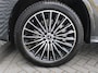 Mercedes-Benz GLC 300e 4MATIC AMG Line | 360 Camera | Schuifdak | Cruise adapt. | 20" LM | HUD | Treeplanken | Dodehoek detectie | Stoelverwarming + geheugen | BTW auto |