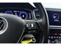 Volkswagen T-Roc 1.0 TSI Style Business | Navigatie | Trekhaak | Stoelverwarming | Climate control | Dakrails | Extra getint glas | Lichtmetalen velgen