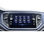 Volkswagen T-Roc 1.0 TSI Style Business | Navigatie | Trekhaak | Stoelverwarming | Climate control | Dakrails | Extra getint glas | Lichtmetalen velgen