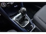 Volkswagen T-Roc 1.0 TSI Style Business | Navigatie | Trekhaak | Stoelverwarming | Climate control | Dakrails | Extra getint glas | Lichtmetalen velgen