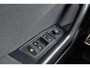 Volkswagen T-Roc 1.0 TSI Style Business | Navigatie | Trekhaak | Stoelverwarming | Climate control | Dakrails | Extra getint glas | Lichtmetalen velgen