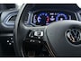 Volkswagen T-Roc 1.0 TSI Style Business | Navigatie | Trekhaak | Stoelverwarming | Climate control | Dakrails | Extra getint glas | Lichtmetalen velgen