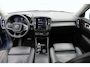 Volvo XC40 B3 177PK Automaat Ultimate Bright Elektrisch bedienbaar panoramadak / Cruise control / Achteruitrijcamera / Elektrisch bedienbare stoelen met geheugen / Stoel- en stuurverwarming / Elektrische achterklep / Harman Kardon