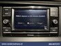 Volkswagen Transporter 2.0 TDI 150pk L2H1 Euro6 Airco | Camera | Apple Carplay | 2500kg Trekhaak | Cruisecontrol Android Auto, Parkeersensoren, Leder, Bijrijdersbank
