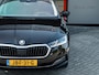 Skoda Octavia Combi 1.4 TSI iV PHEV Business Edition Plus | CANTON Audio | Schuif/ Kantel Panorama Dak | HUD | Camera | Stoelverwarming & Verkoeling | CRYSTAL LED | 19'' Lichtmetalen Velgen | Adaptieve Cruise Control |