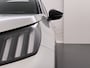 Peugeot e-2008 EV GT Pack 50kWh SOH 90% Panoramadak Trekhaak Two Tone Adap.Cruise 360°Camera Apple Carplay Android Auto 3D-Navi Ecc Pdc Keyless Regen-Lichtsensor Lane Assist Privacy Glas Lmv 18" Led Isofix Connected-Apps DAB Bluetooth 1e Eigenaar Origineel Nederlandse Auto Dealeronderhouden