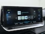 Peugeot e-2008 EV GT Pack 50kWh SOH 90% Panoramadak Trekhaak Two Tone Adap.Cruise 360°Camera Apple Carplay Android Auto 3D-Navi Ecc Pdc Keyless Regen-Lichtsensor Lane Assist Privacy Glas Lmv 18" Led Isofix Connected-Apps DAB Bluetooth 1e Eigenaar Origineel Nederlandse Auto Dealeronderhouden