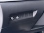 Peugeot e-2008 EV GT Pack 50kWh SOH 90% Panoramadak Trekhaak Two Tone Adap.Cruise 360°Camera Apple Carplay Android Auto 3D-Navi Ecc Pdc Keyless Regen-Lichtsensor Lane Assist Privacy Glas Lmv 18" Led Isofix Connected-Apps DAB Bluetooth 1e Eigenaar Origineel Nederlandse Auto Dealeronderhouden
