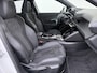 Peugeot e-2008 EV GT Pack 50kWh SOH 90% Panoramadak Trekhaak Two Tone Adap.Cruise 360°Camera Apple Carplay Android Auto 3D-Navi Ecc Pdc Keyless Regen-Lichtsensor Lane Assist Privacy Glas Lmv 18" Led Isofix Connected-Apps DAB Bluetooth 1e Eigenaar Origineel Nederlandse Auto Dealeronderhouden