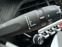 Peugeot e-2008 EV GT Pack 50kWh SOH 90% Panoramadak Trekhaak Two Tone Adap.Cruise 360°Camera Apple Carplay Android Auto 3D-Navi Ecc Pdc Keyless Regen-Lichtsensor Lane Assist Privacy Glas Lmv 18" Led Isofix Connected-Apps DAB Bluetooth 1e Eigenaar Origineel Nederlandse Auto Dealeronderhouden