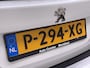 Peugeot e-2008 EV GT Pack 50kWh SOH 90% Panoramadak Trekhaak Two Tone Adap.Cruise 360°Camera Apple Carplay Android Auto 3D-Navi Ecc Pdc Keyless Regen-Lichtsensor Lane Assist Privacy Glas Lmv 18" Led Isofix Connected-Apps DAB Bluetooth 1e Eigenaar Origineel Nederlandse Auto Dealeronderhouden