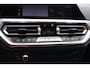 BMW 3-Serie Touring 330e xDrive High Executive Luxury Line | Pano | Adap Cruise | HUD | Memory | 19 "| Laser | Hifi | Camera | Keyless | Adaptief M onderstel | Stoelverwarming voor & achter | Etc.