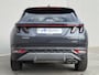 Hyundai Tucson 1.6 T-GDI PHEV Comfort Smart 4WD / SOH 97% / Dealer onderhouden / Fabrieksgarantie tot 06-2027 / 1.350 kg trekgewicht / Elektrische achterklep / Achteruitrijcamera / Stuur- & Stoelverwarming / Apple Carplay Android Auto / Adaptief cruise control /