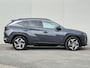 Hyundai Tucson 1.6 T-GDI PHEV Comfort Smart 4WD / SOH 97% / Dealer onderhouden / Fabrieksgarantie tot 06-2027 / 1.350 kg trekgewicht / Elektrische achterklep / Achteruitrijcamera / Stuur- & Stoelverwarming / Apple Carplay Android Auto / Adaptief cruise control /