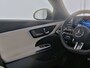 Mercedes-Benz E-klasse 300 e AMG Nightpakket Plug-In Hybride | Machiatobeige Int. | Panoramadak | Trekhaak | Rijassistentie Pack | Stuur en Stoelverwarming | Inclusief 24 maanden Mercedes-Benz Certified garantie voor Europa.