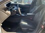 Peugeot 308 SW 1.2 PureTech Allure Camera | Adaptieve Cruise | Parkeersensoren | 17" Lichtmetaal | Navigatie | Leder/Stof | Achteruitrijcamera | Apple Carplay/Android Auto|telefoonintegratie premium | Cruise control adaptief