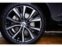 Volvo XC60 2.0 T8 Plug-in hybrid AWD Ultimate Dark Trekhaak - Panoramadak - Head-up - Stuurwielverwarming - Harman Kardon - Adaptieve cruise - 360° Surround View