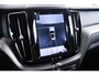 Volvo XC60 2.0 T8 Plug-in hybrid AWD Ultimate Dark Trekhaak - Panoramadak - Head-up - Stuurwielverwarming - Harman Kardon - Adaptieve cruise - 360° Surround View