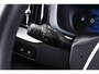 Volvo XC60 2.0 T8 Plug-in hybrid AWD Ultimate Dark Trekhaak - Panoramadak - Head-up - Stuurwielverwarming - Harman Kardon - Adaptieve cruise - 360° Surround View