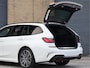 BMW 3-Serie Touring 320e M Sport PHEV | Live Cockpit Pro | Comfort Access | Shadow Line