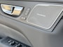 Volvo XC60 2.0 T8 Plug-in hybrid AWD Plus Black Edition Panoramadak / T8 - 455PK / Harman Kardon / Stuur- Stoelverwarming / 21" / Memory seats / 360 graden camera / Grote accu / AWD