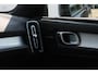 Volvo XC40 2.0 177PK Automaat Plus Black Edition 20" lichtmetalen velgen / Google infotainment / Stoelverwarming en Stuurwielverwarming / Draadloos opladen / Cruise control / Getinte ramen vanaf de B-stijl