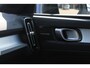 Volvo XC40 2.0 177PK Automaat Plus Black Edition 20" lichtmetalen velgen / Google infotainment / Stoelverwarming en Stuurwielverwarming / Draadloos opladen / Cruise control / Getinte ramen vanaf de B-stijl