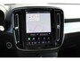 Volvo XC40 2.0 177PK Automaat Plus Black Edition 20" lichtmetalen velgen / Google infotainment / Stoelverwarming en Stuurwielverwarming / Draadloos opladen / Cruise control / Getinte ramen vanaf de B-stijl