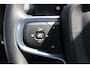 Volvo XC40 2.0 177PK Automaat Plus Black Edition 20" lichtmetalen velgen / Google infotainment / Stoelverwarming en Stuurwielverwarming / Draadloos opladen / Cruise control / Getinte ramen vanaf de B-stijl
