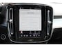 Volvo XC40 2.0 177PK Automaat Plus Black Edition 20" lichtmetalen velgen / Google infotainment / Stoelverwarming en Stuurwielverwarming / Draadloos opladen / Cruise control / Getinte ramen vanaf de B-stijl