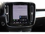 Volvo XC40 2.0 177PK Automaat Plus Black Edition 20" lichtmetalen velgen / Google infotainment / Stoelverwarming en Stuurwielverwarming / Draadloos opladen / Cruise control / Getinte ramen vanaf de B-stijl