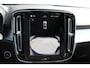 Volvo XC40 2.0 177PK Automaat Plus Black Edition 20" lichtmetalen velgen / Google infotainment / Stoelverwarming en Stuurwielverwarming / Draadloos opladen / Cruise control / Getinte ramen vanaf de B-stijl