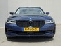 BMW 5-Serie 520e High Executive / Elektrische stoelen & geheugen / Stuur- en stoelverwarming / Apple Carplay Android / 18" LM wielen / wit Leer / EAER 52 km