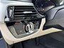 BMW 5-Serie 520e High Executive / Elektrische stoelen & geheugen / Stuur- en stoelverwarming / Apple Carplay Android / 18" LM wielen / wit Leer / EAER 52 km