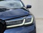 BMW 5-Serie 520e High Executive / Elektrische stoelen & geheugen / Stuur- en stoelverwarming / Apple Carplay Android / 18" LM wielen / wit Leer / EAER 52 km