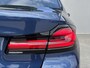 BMW 5-Serie 520e High Executive / Elektrische stoelen & geheugen / Stuur- en stoelverwarming / Apple Carplay Android / 18" LM wielen / wit Leer / EAER 52 km