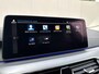BMW 5-Serie 520e High Executive / Elektrische stoelen & geheugen / Stuur- en stoelverwarming / Apple Carplay Android / 18" LM wielen / wit Leer / EAER 52 km