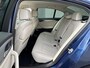 BMW 5-Serie 520e High Executive / Elektrische stoelen & geheugen / Stuur- en stoelverwarming / Apple Carplay Android / 18" LM wielen / wit Leer / EAER 52 km