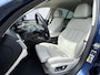 BMW 5-Serie 520e High Executive / Elektrische stoelen & geheugen / Stuur- en stoelverwarming / Apple Carplay Android / 18" LM wielen / wit Leer / EAER 52 km
