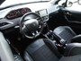 Peugeot 2008 1.2 PureTech GT-line | 110PK | Trekhaak | Achteruitrijcamera | 17 inch lichtmetalen velgen | Apple carplay/Andriod auto | Dakrails | Climate control | Cruise control