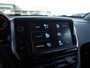 Peugeot 2008 1.2 PureTech GT-line | 110PK | Trekhaak | Achteruitrijcamera | 17 inch lichtmetalen velgen | Apple carplay/Andriod auto | Dakrails | Climate control | Cruise control