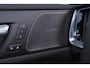 Volvo V60 T8 Performance AWD Plus Dark - Panoramisch schuif-/kanteldak - Intellisafe Assist/Surround - Lederen bekleding - Head-up Display - 360 graden camera - Verwarmbare voorstoelen - Verwarmbaar stuurwiel - Getint glas - 19' Glossy Black velgen - Polestar Optimalisatie