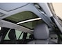 Volvo V60 T8 Performance AWD Plus Dark - Panoramisch schuif-/kanteldak - Intellisafe Assist/Surround - Lederen bekleding - Head-up Display - 360 graden camera - Verwarmbare voorstoelen - Verwarmbaar stuurwiel - Getint glas - 19' Glossy Black velgen - Polestar Optimalisatie