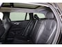 Volvo V60 T8 Performance AWD Plus Dark - Panoramisch schuif-/kanteldak - Intellisafe Assist/Surround - Lederen bekleding - Head-up Display - 360 graden camera - Verwarmbare voorstoelen - Verwarmbaar stuurwiel - Getint glas - 19' Glossy Black velgen - Polestar Optimalisatie